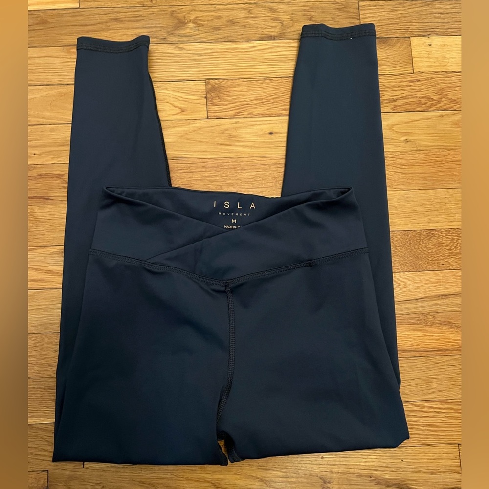 ISLA Movement Navy Leggings - Size MEDIUM - EXCELLENT condition